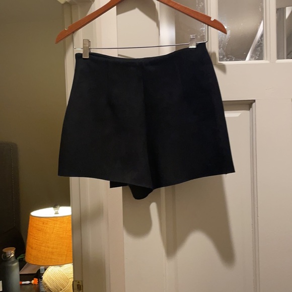 Black Zara suede skort - Picture 2 of 2